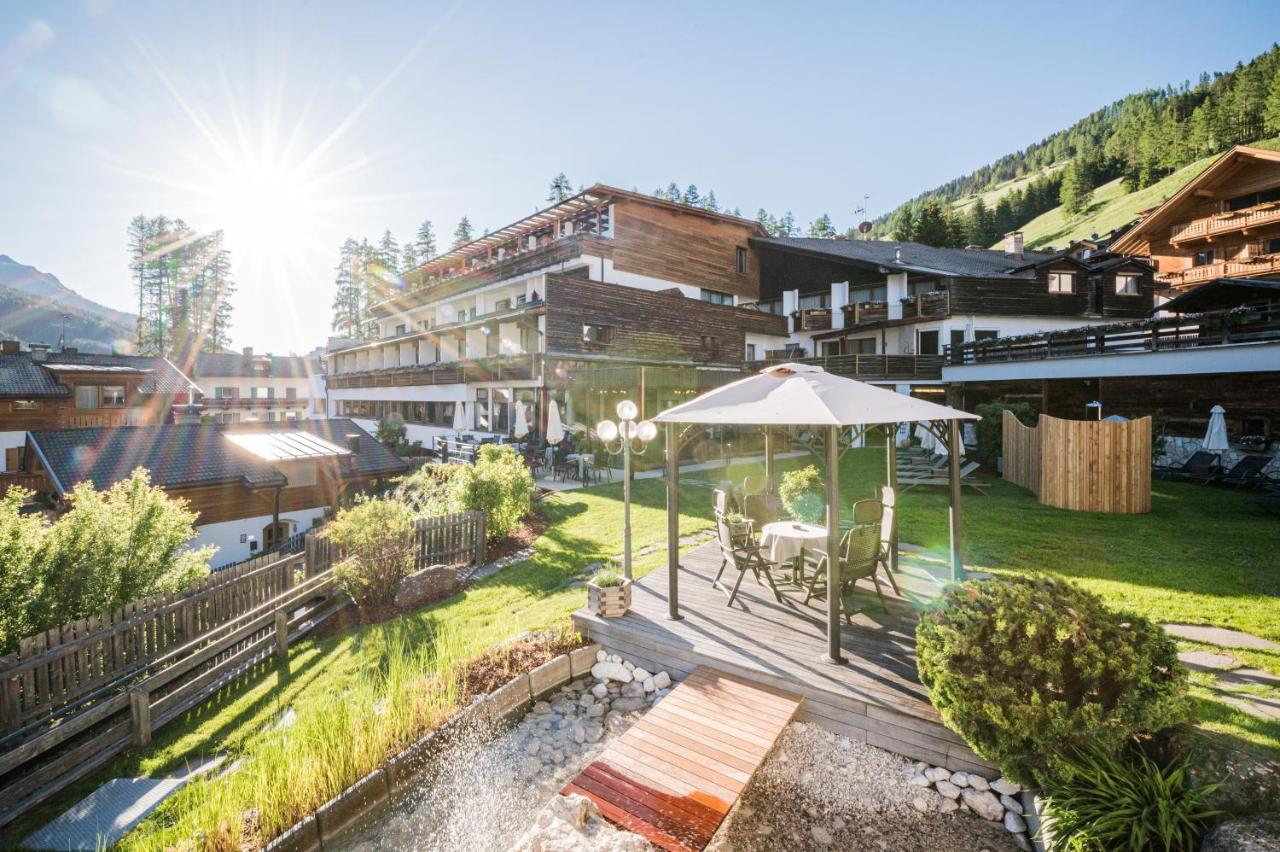 Alpenwellnesshotel St. Veit セスト エクステリア 写真