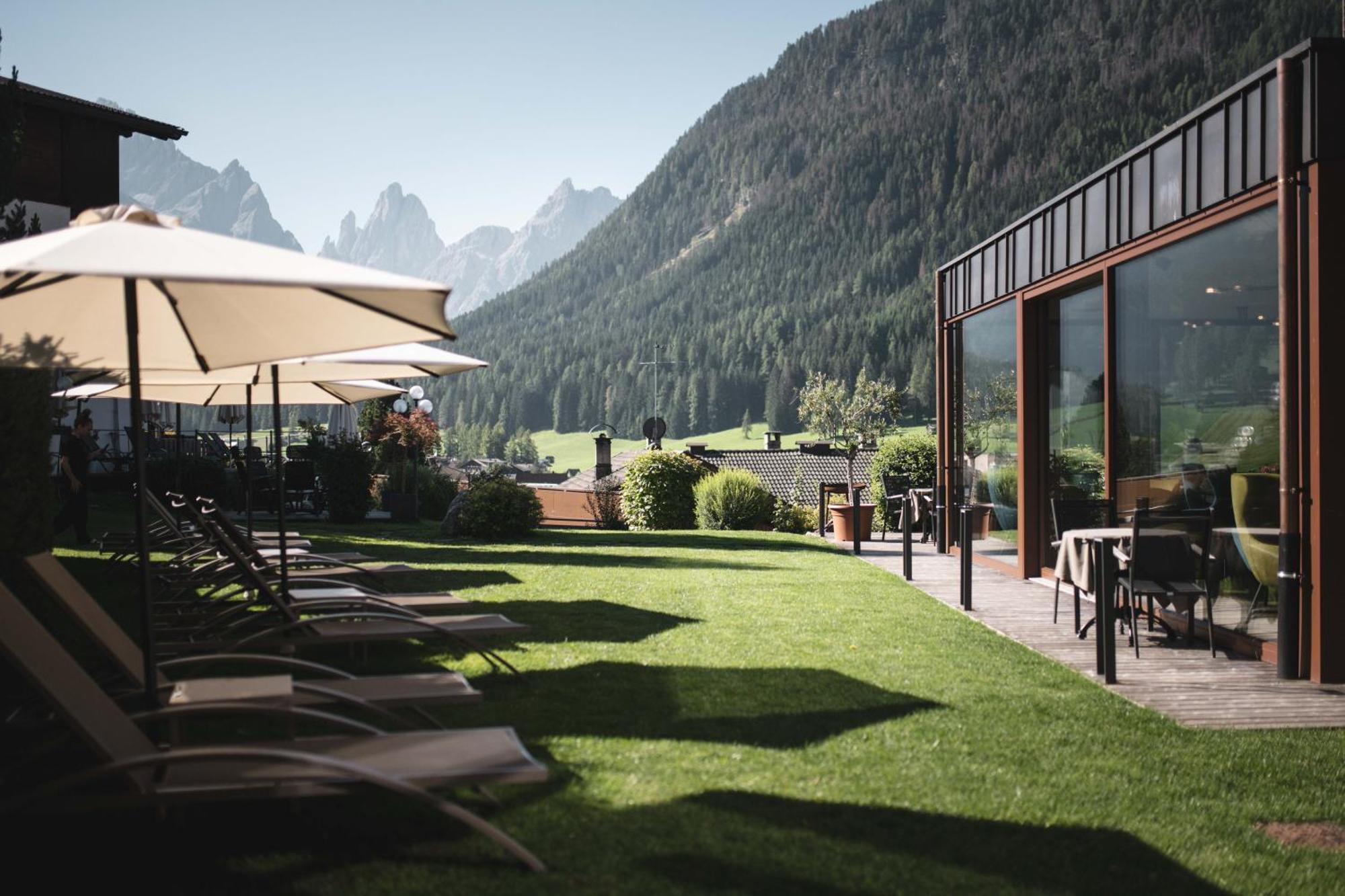 Alpenwellnesshotel St. Veit セスト エクステリア 写真