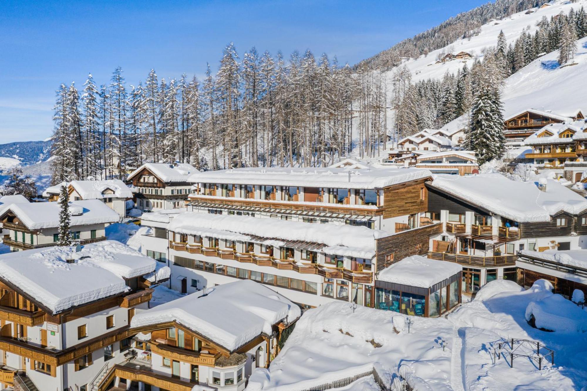 Alpenwellnesshotel St. Veit セスト エクステリア 写真