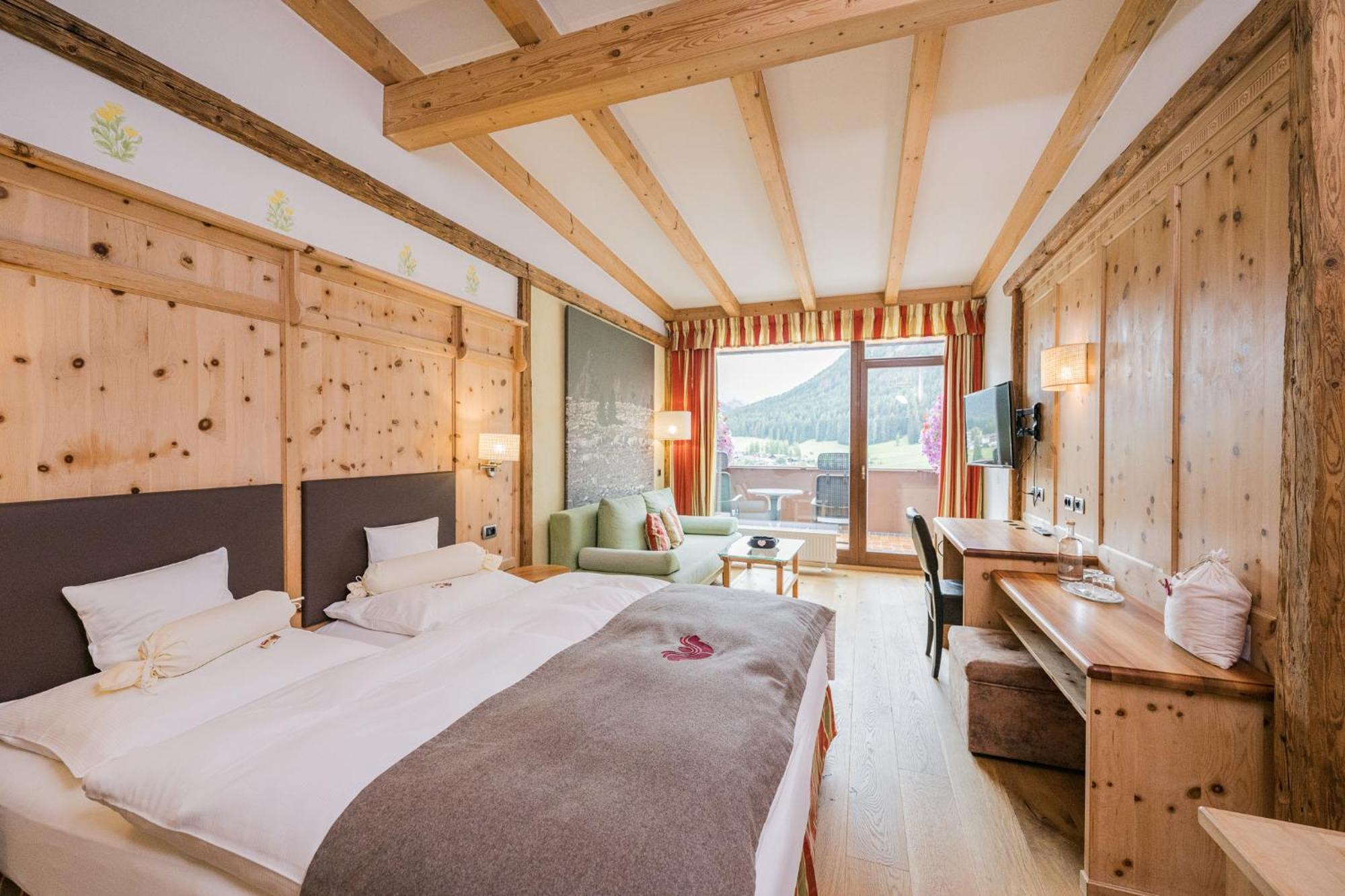 Alpenwellnesshotel St. Veit セスト エクステリア 写真
