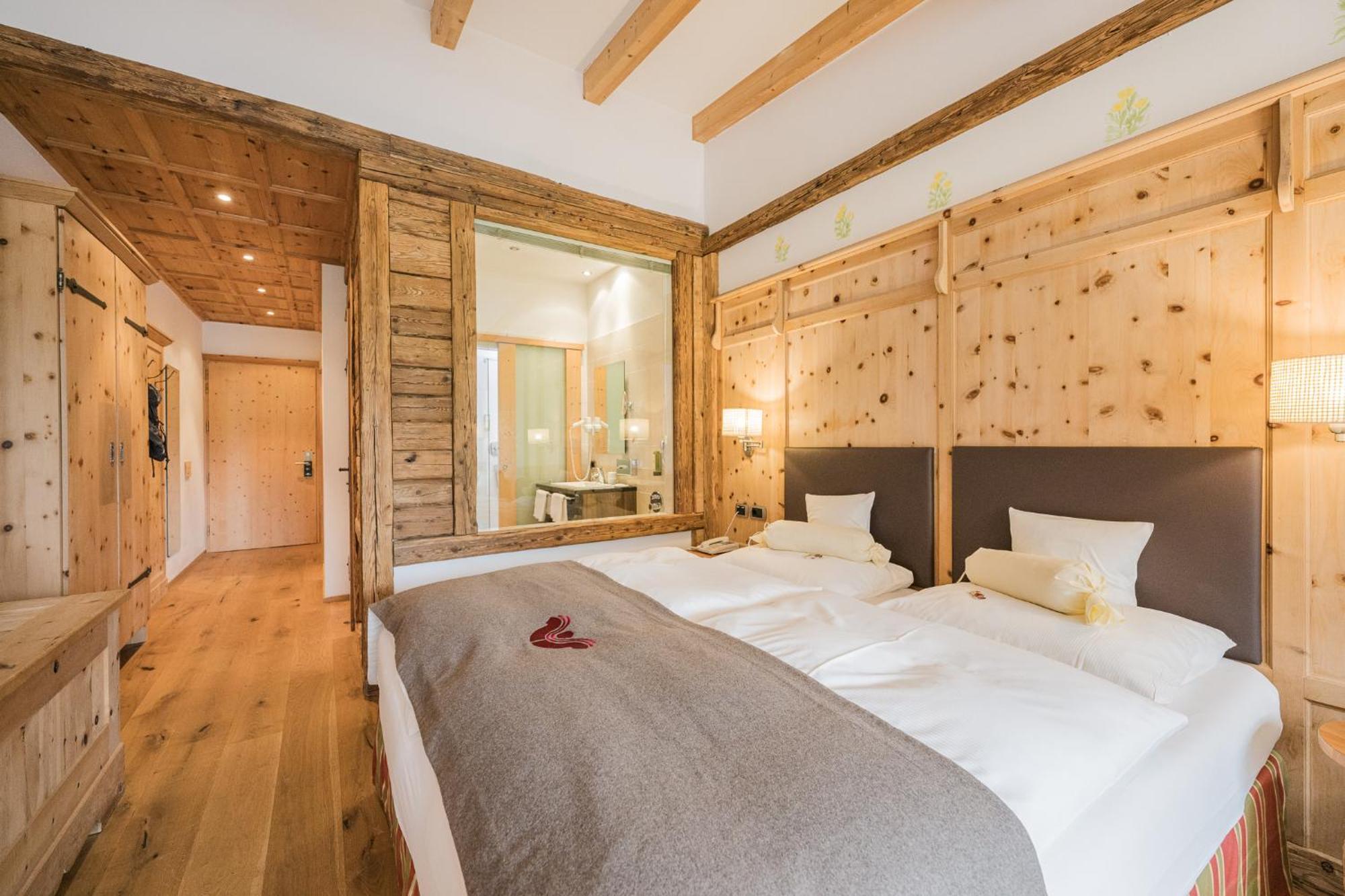 Alpenwellnesshotel St. Veit セスト エクステリア 写真