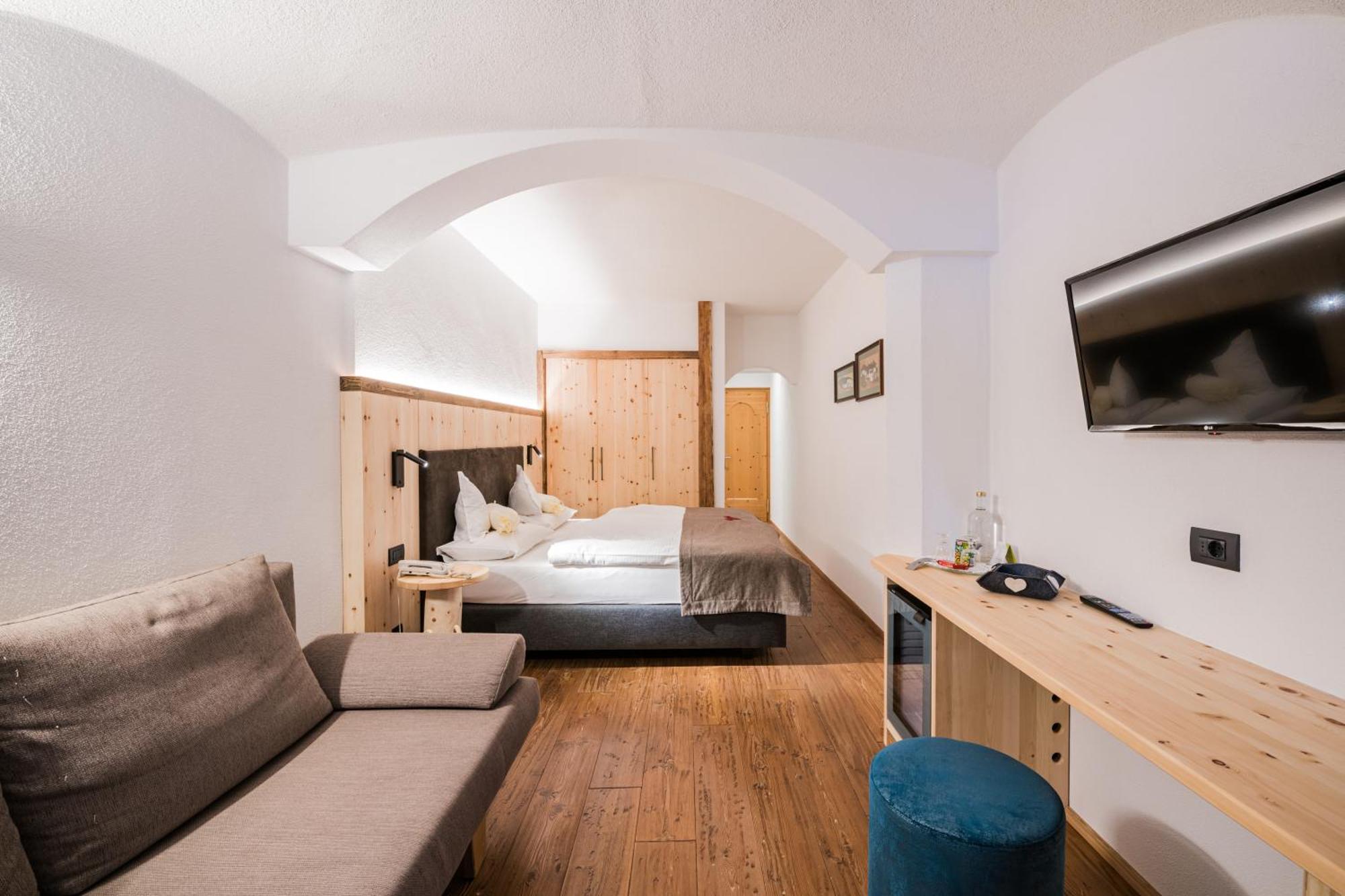 Alpenwellnesshotel St. Veit セスト エクステリア 写真
