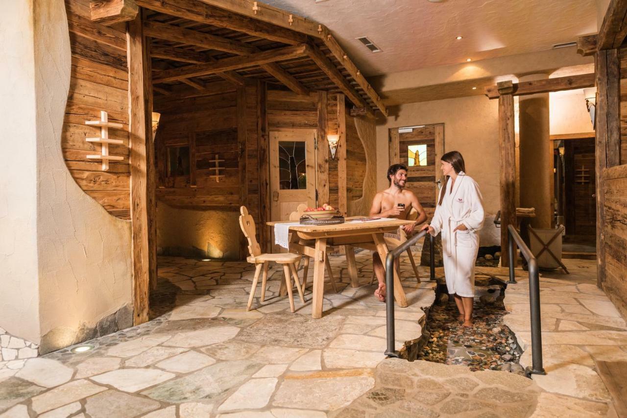 Alpenwellnesshotel St. Veit セスト エクステリア 写真