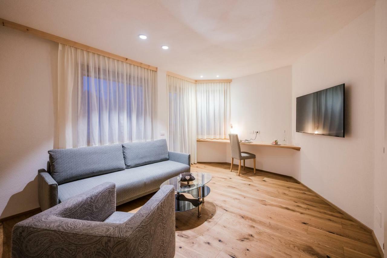 Alpenwellnesshotel St. Veit セスト エクステリア 写真