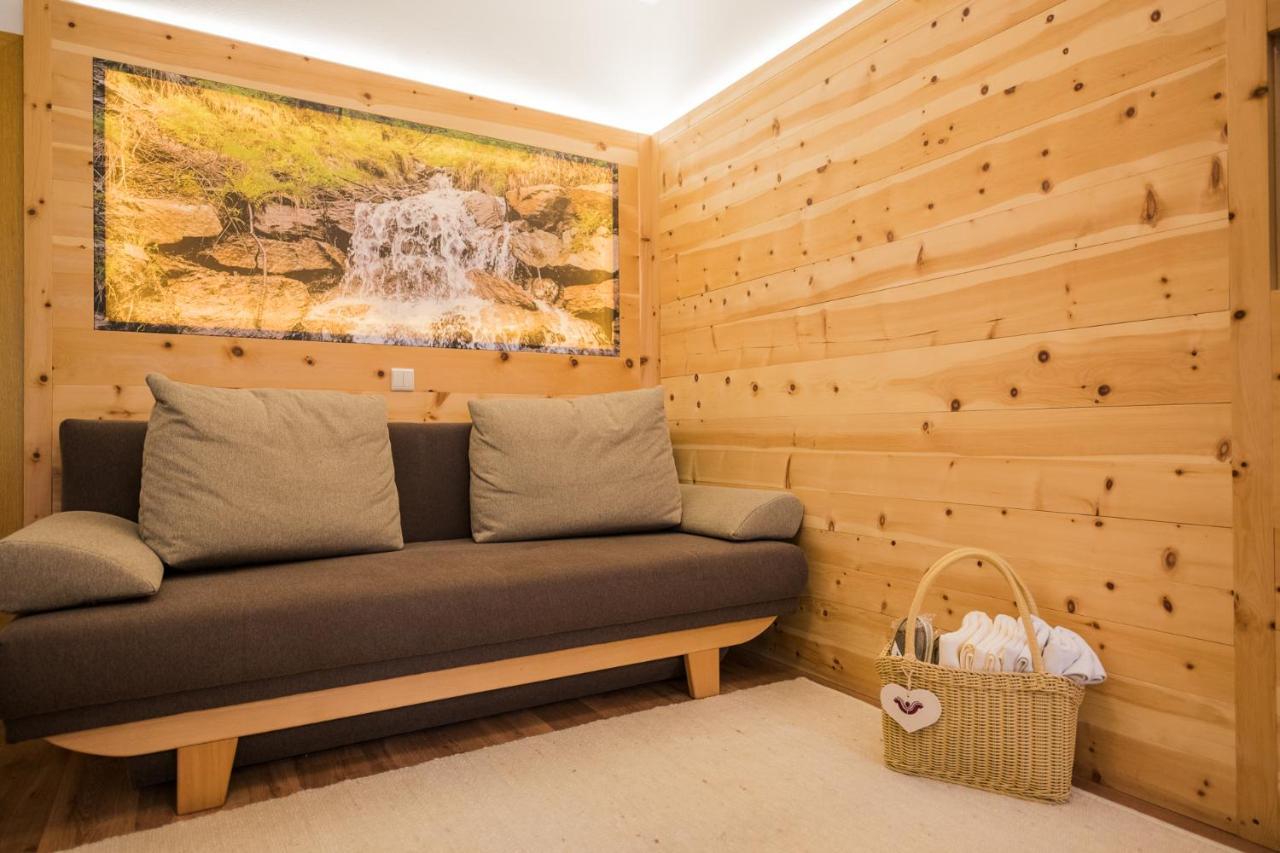 Alpenwellnesshotel St. Veit セスト エクステリア 写真